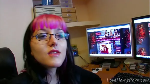 HD Nerdy Goth Chick Takes It In The Ass top Tube