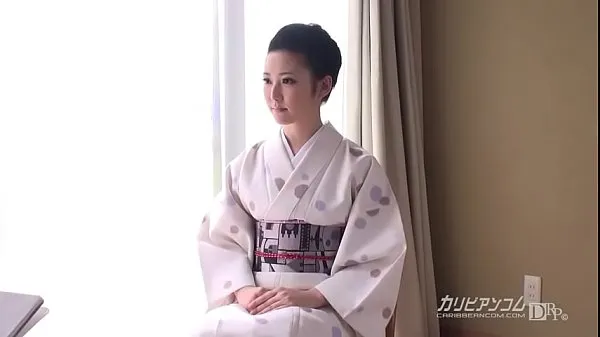 HD The hospitality of the young proprietress-You came to Japan for Nani-Yui Watanabe tiub teratas