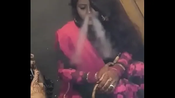 HD Smoking Newly Married Hot-Girl Taking Hookah top Tube