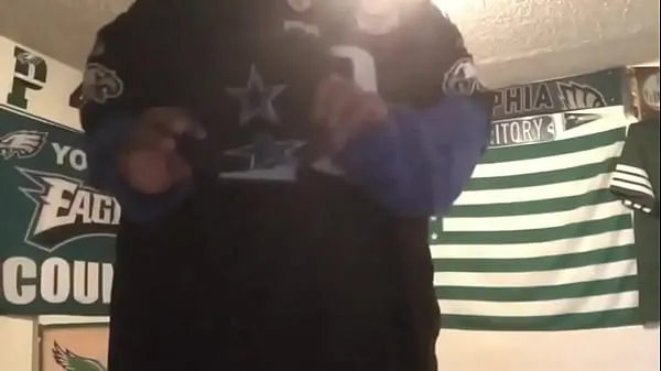 HD Eagles Slut Shows His Phat Ass to the Cowboys bovenbuis