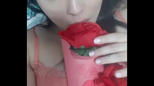 HD Mimi metendo uma rosa no seu cu الأنبوب العلوي