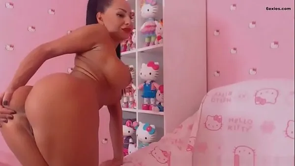 HD German sex bomb with fake tits and silicone ass üst Tüp