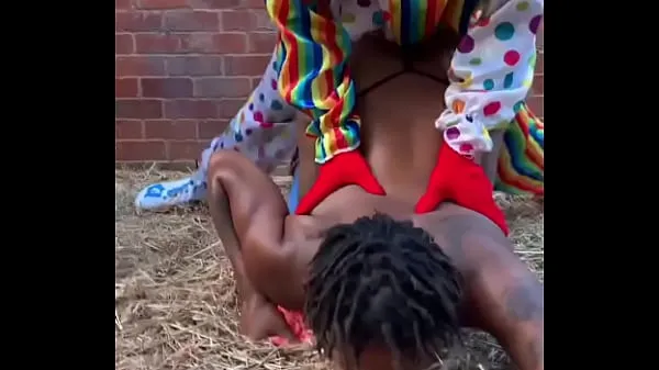 HD Clown has sex with ebony girl on farm top Tube