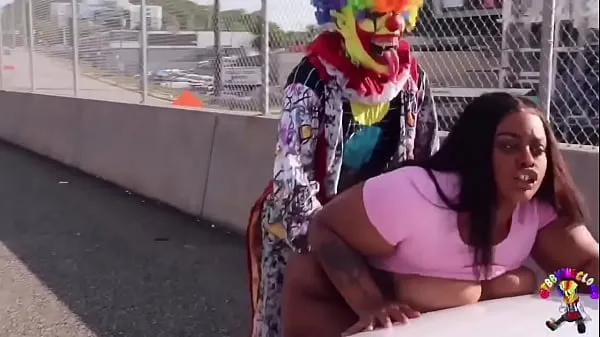HD Clown fucks girl on highway in broad daylight top Tube