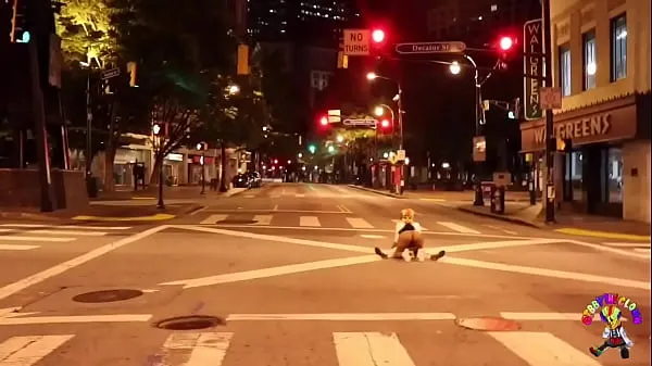 HD Clown gets dick sucked in middle of the street top Tube