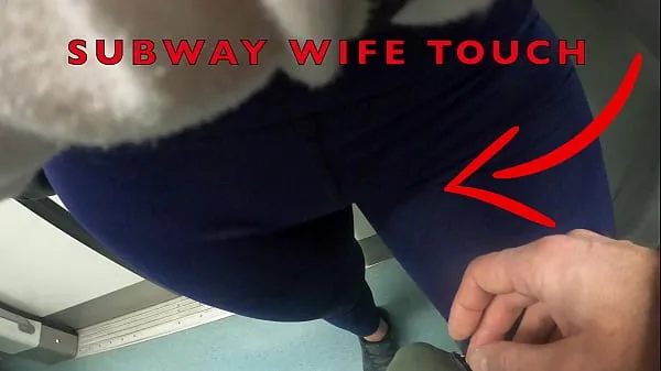 Górna rura HD My Wife Let Older Unknown Man to Touch her Pussy Lips Over her Spandex Leggings in Subway