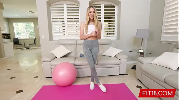 Tubo orizzontale HD FIT18 - Lily Larimar - Casting Skinny 100lb Blonde Amateur In Yoga Pants - 60FPS