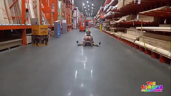 HD Clown gets dick sucked in The Home Depot top Tube