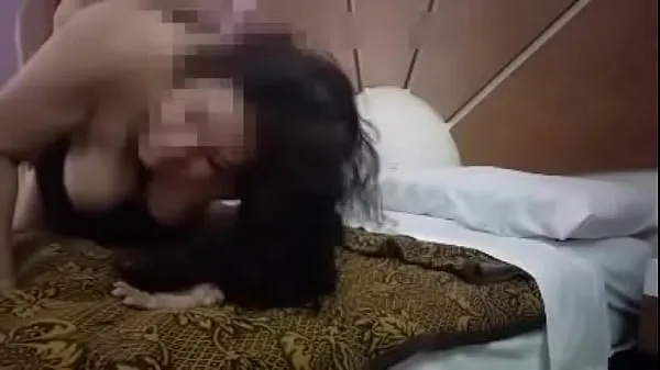 HD How delicious I piss off my ex...she gets very excited and wants to continue being my whore, how delicious her boobs hang ٹاپ ٹیوب