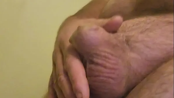 HD WOW! Poor guy tries to play with tiny amputated dick stump الأنبوب العلوي