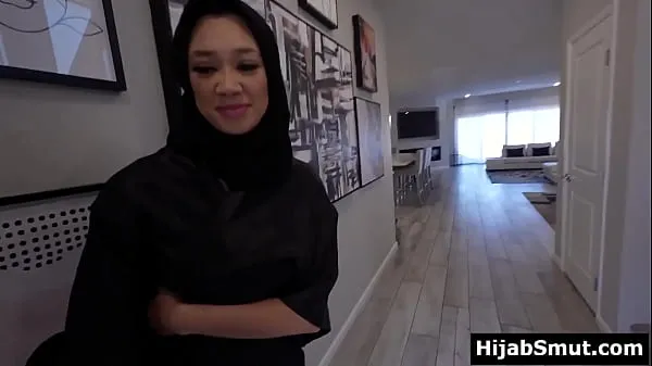 HD Muslim girl in hijab asks for a sex lesson tiub teratas