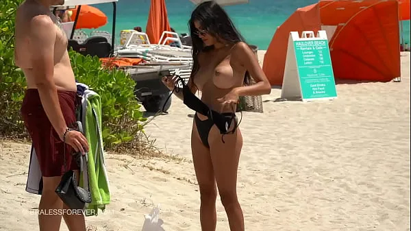 HD Huge boob hotwife at the beach 顶部管