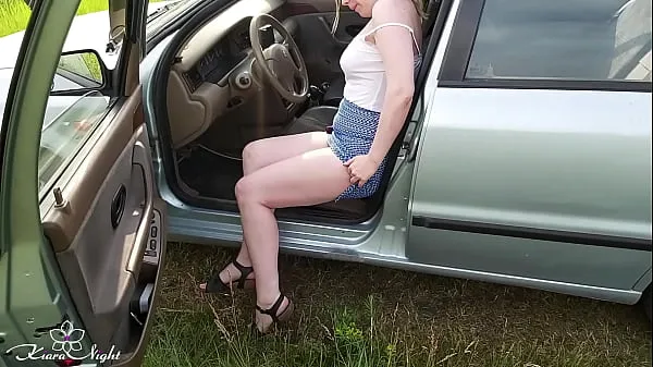 HD Beauty Fingering, Masturbates Pussy Vibrator and Orgasms in the Car topprør
