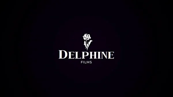 HD Delphine Films- Bombshell Tiffany Watson Fucks Her Bodyguard 顶部管
