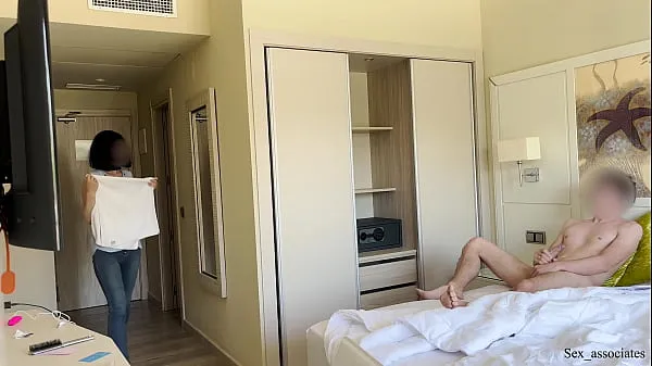 HD PUBLIC DICK FLASH. I pull out my dick in front of a hotel maid and she agreed to jerk me off top Tube