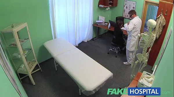 HD Fake Hospital Sexual treatment turns gorgeous busty patient moans of pain into p bovenbuis