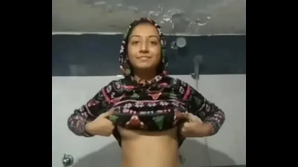 HD Sakshi Shah showing boobs in pace top Tube